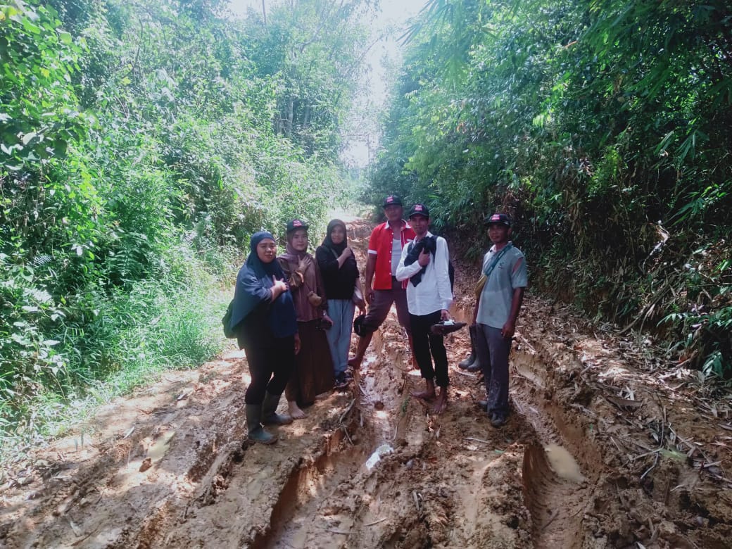 Empat Jam Berjalan Kaki