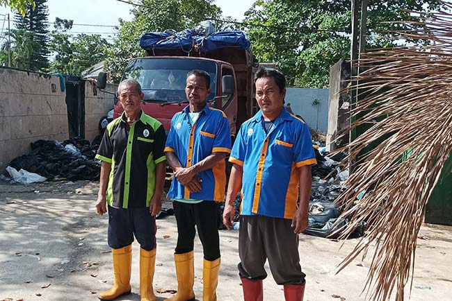 Bangga Bisa Sekolahkan Anak Hingga ke Perguruan Tinggi