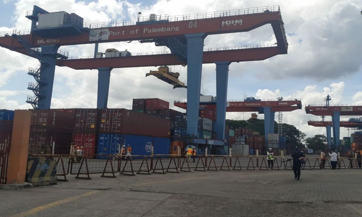 Kegiatan Bongkar Muat di Pelabuhan Pelindo II Berjalan Normal, Api Cepat Dipadamkan