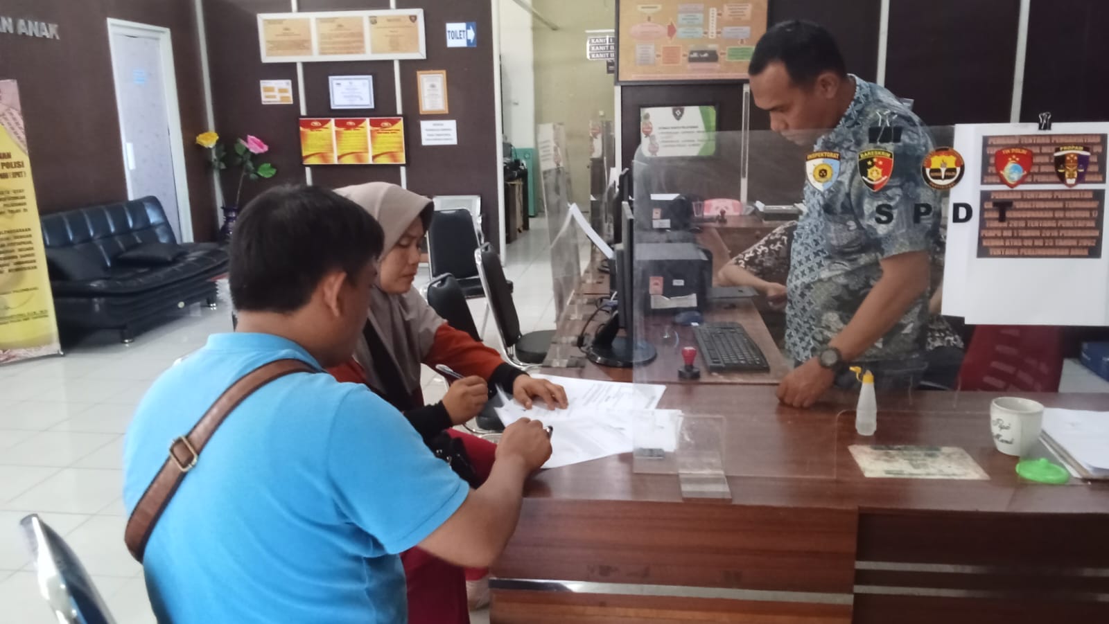 Tegur Mobil yang Parkir Depan Lapaknya, Pedagang Pasar Samping Polrestabes Palembang Ini Malah Dianiaya 