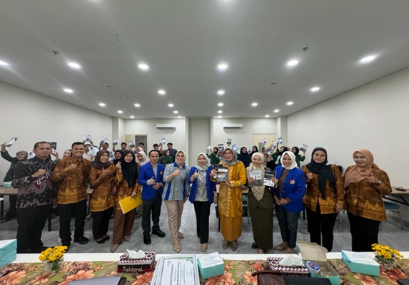 Dosen Universitas Bina Darma Beri Bimbingan SDM ke Mahasiswa UMKM Binaan UIN Raden Intan Bandar Lampung