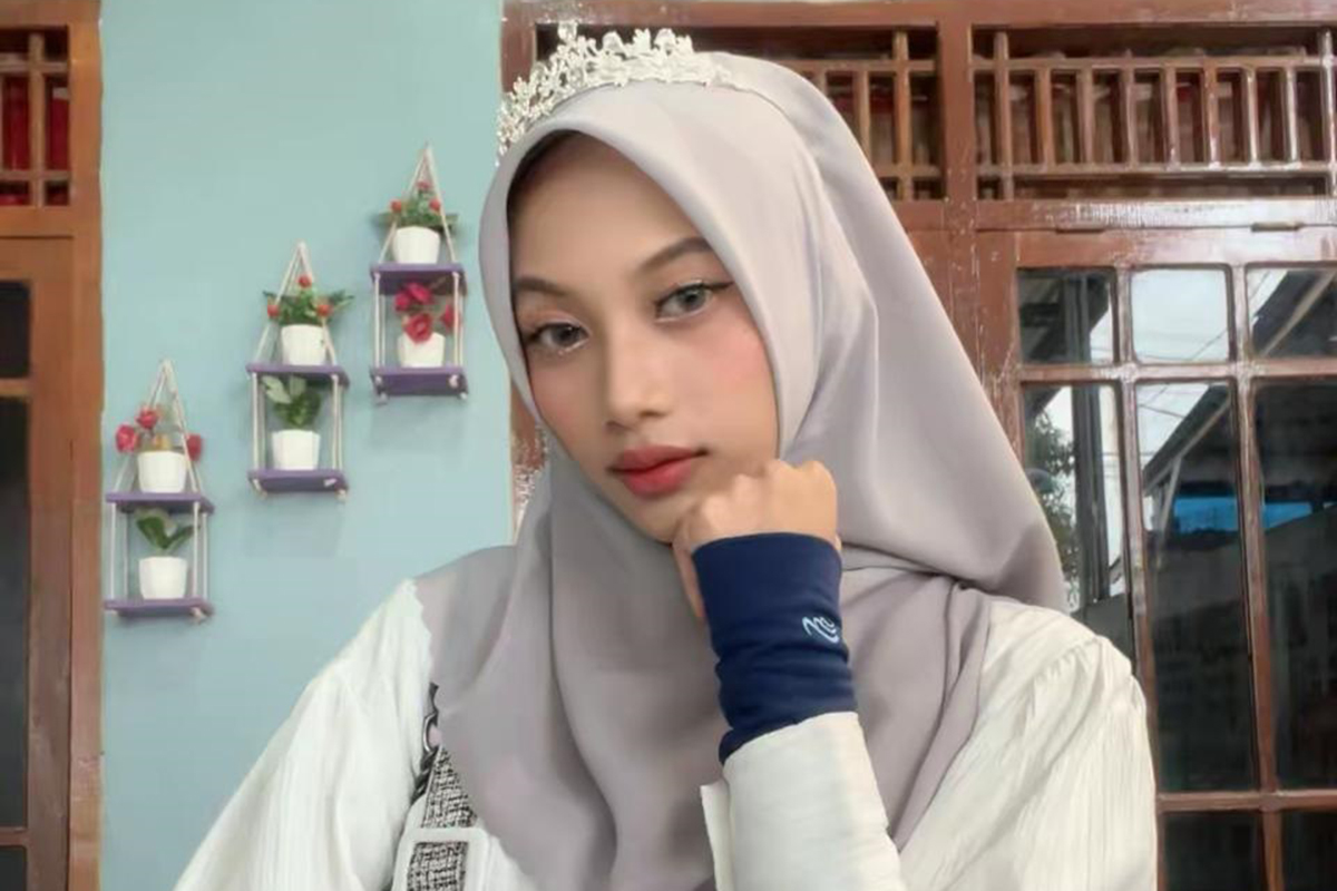 Dinda Humairoh, Mahasiswi UBD Palembang yang Menginspirasi dengan Karakter Islami dan Prestasi Gemilang