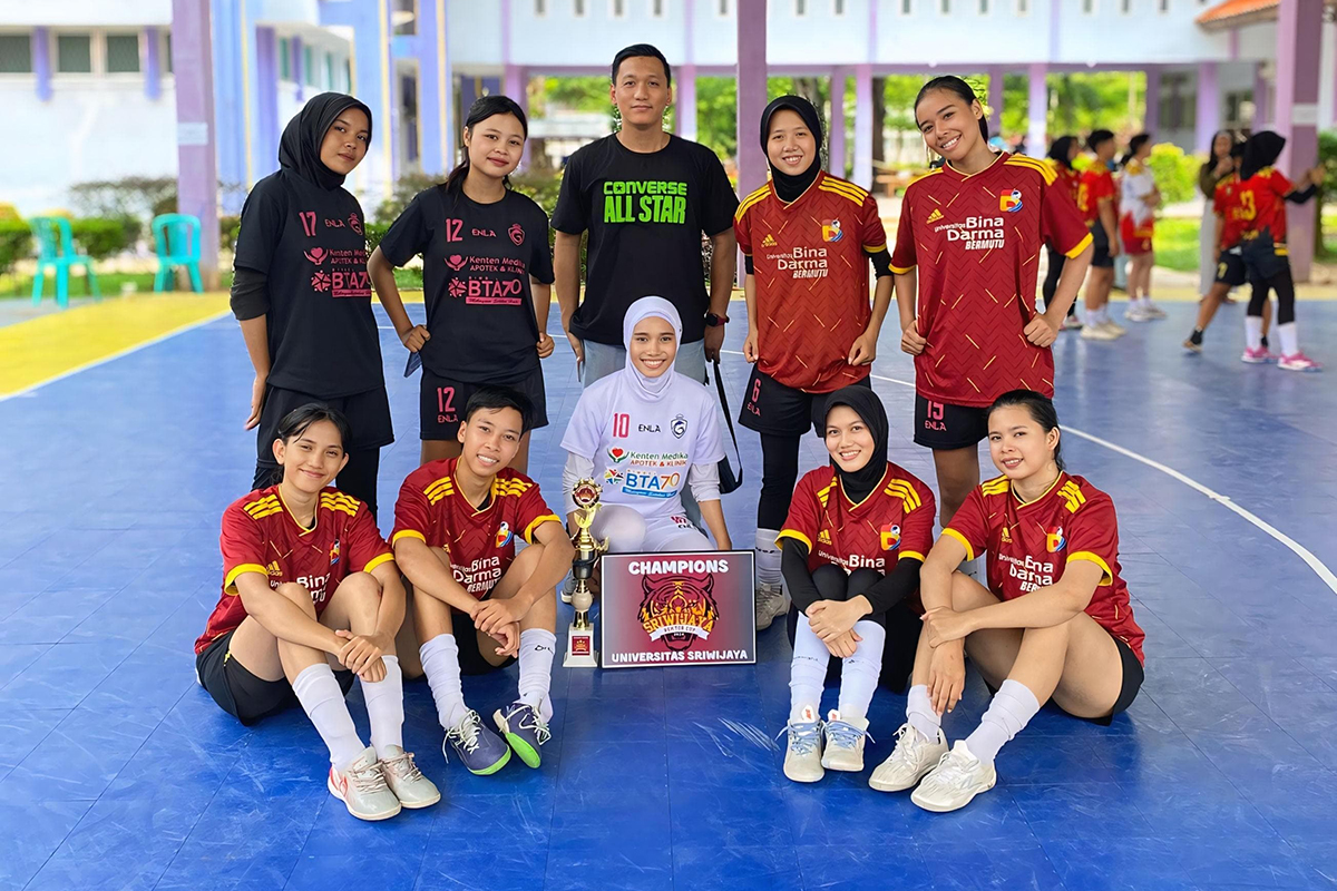 Tim Futsal Putri Universitas Bina Darma Sabet Juara 1 di Rektor Cup Nasional 2024