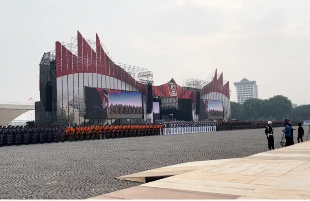 HUT TNI ke-79, Monas Disulap dengan Panggung Berdesain Unik yang Memikat