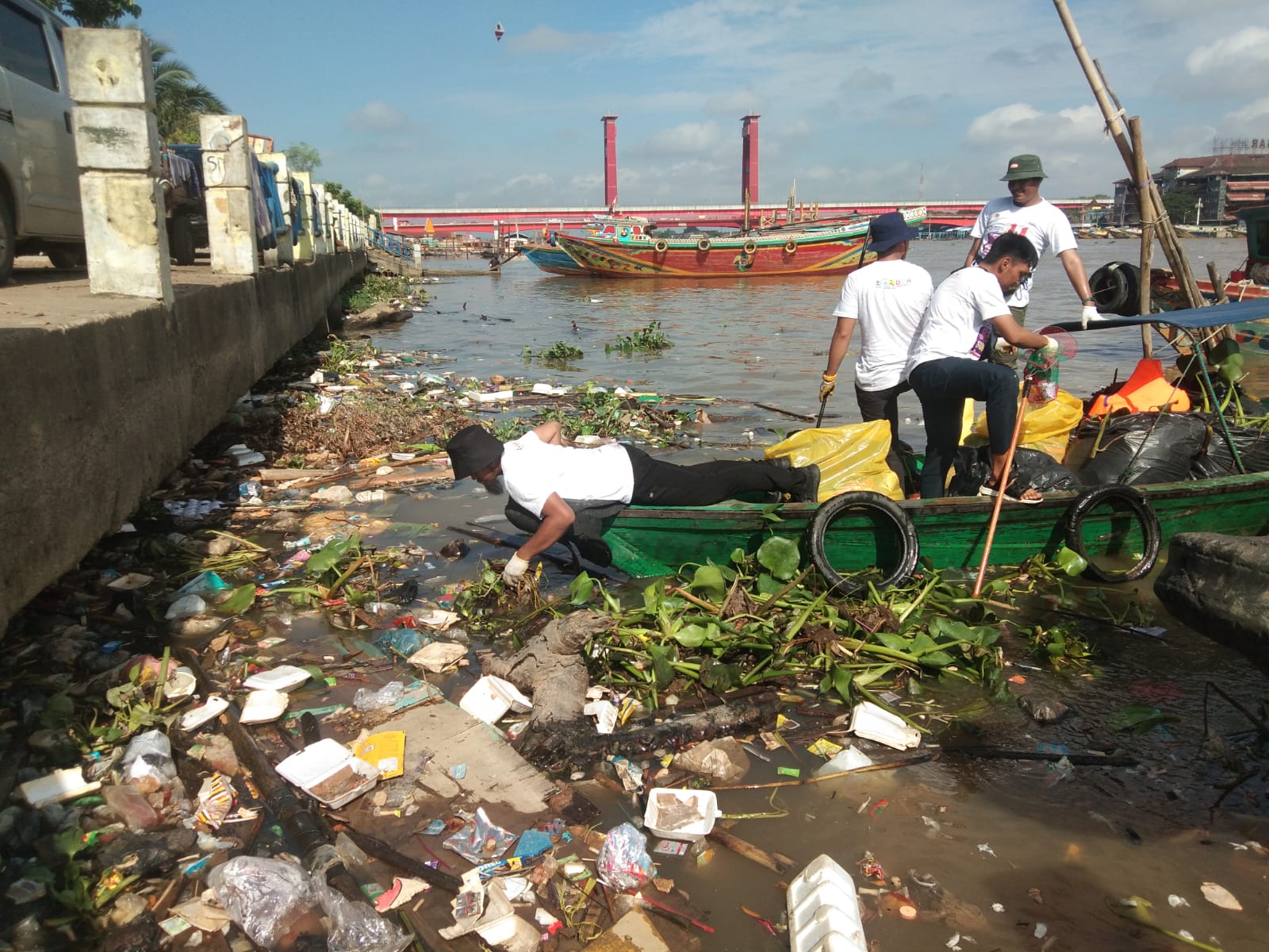 Waw, 91 Ton Sampah Cemari Sungai Musi Palembang Setiap Hari 