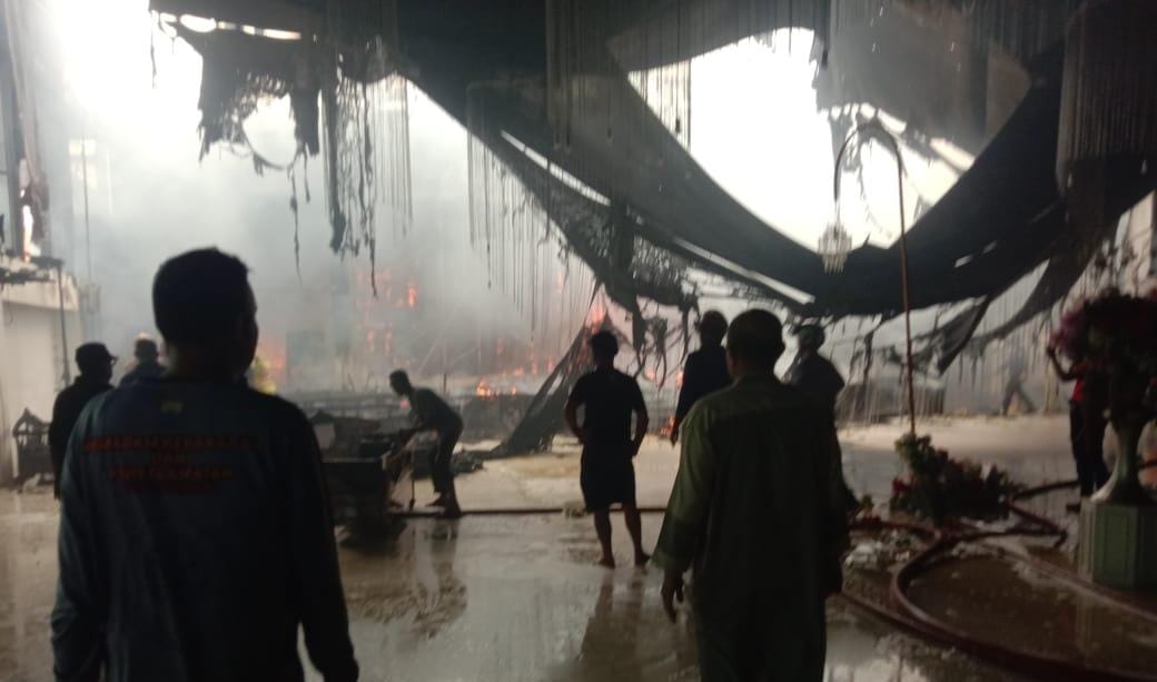 Gedung Serba Guna Sri Melayu Palembang Terbakar Saat Persiapan Sambut Jemaah Haji dan Anak Yatim