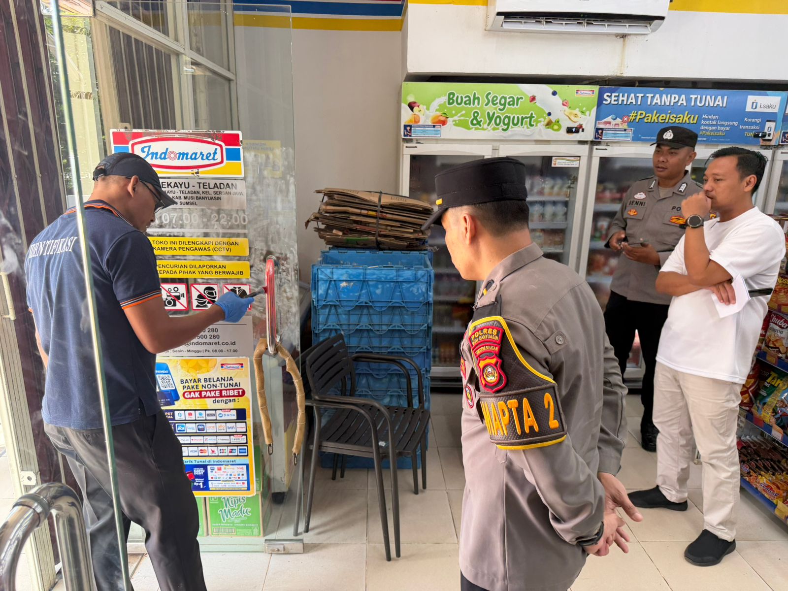 Detik-Detik Perampokan Mencekam di Indomaret, Karyawan Ditodong Senjata Api dan Dipaksa Buka Brankas