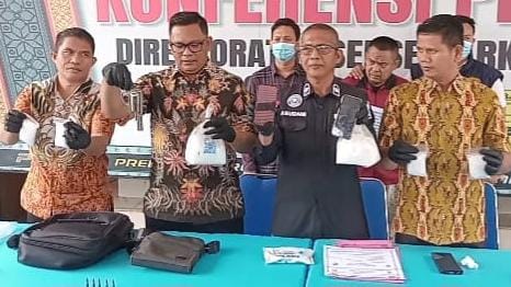 Polda Sumsel Ringkus Bandar Narkoba di OKU Selatan, Amankan 2,8 Kilogram Sabu, Ngaku Dapat dari Oknum Kades