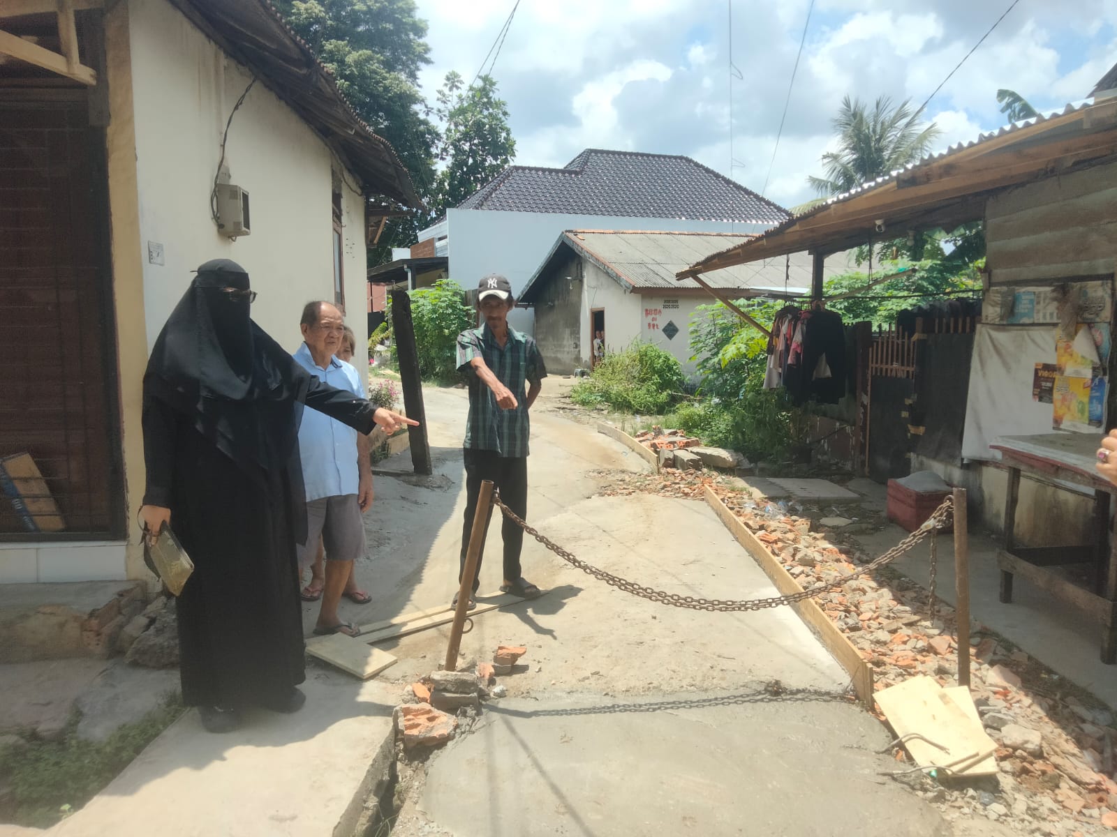 Akses Jalan Dibangun Tembok Sempat Dibongkar Namun Dipasang Rantai, 7 KK di Palembang Terancam Terisolir