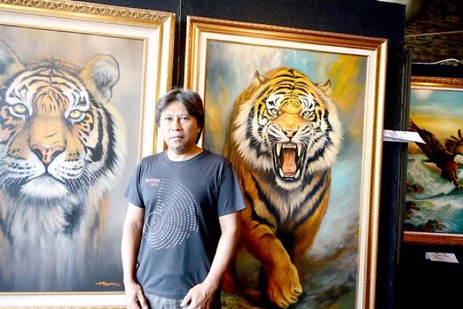 Sorot Mata Harimau Tajam Seperti akan Menerkam, Karya Sofian Pelukis Spesialis Hewan Buas 35 Tahun Berkarya 
