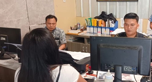 Ditantang Via WA, IRT di Palembang Mengaku Dianiaya Tetangga, Malah Dilaporkan Pengrusakan 