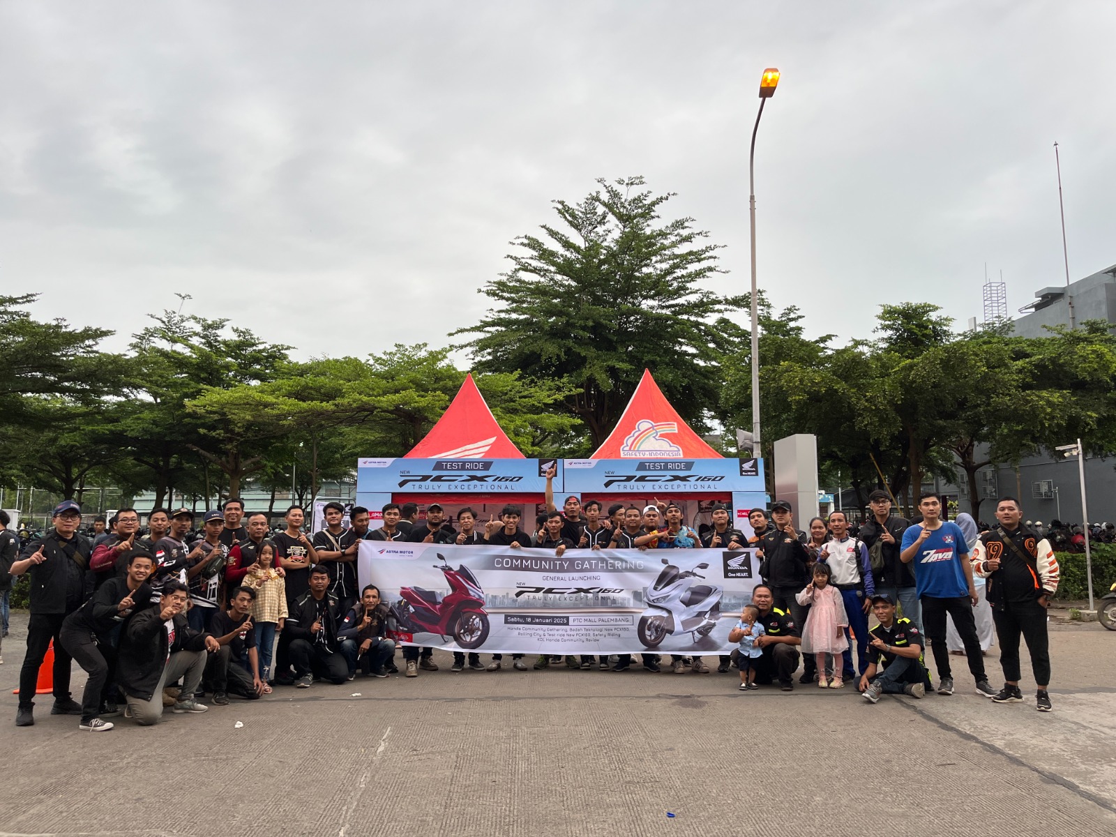 Komunitas Honda Palembang Meriahkan Launching New Honda PCX160