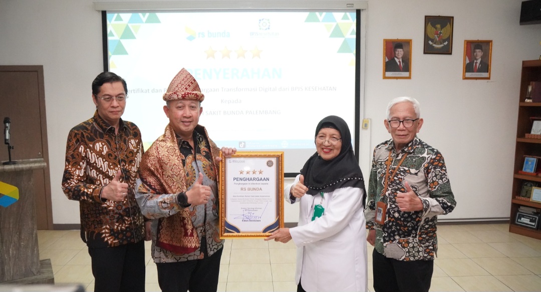 Apresiasi Digitalisasi Pelayanan Kesehatan, Direktur TI BPJS Kesehatan Berikan Penghargaan untuk RS Bunda