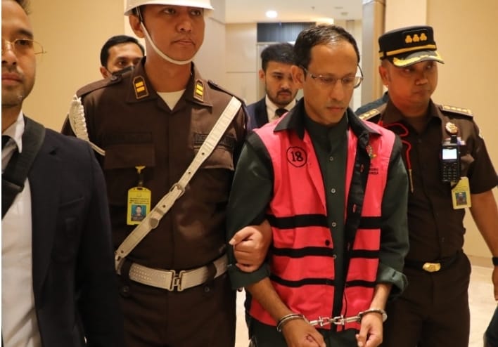 SKANDAL PENDIDIKAN: Nadiem Makarim Akhirnya Jadi Tersangka Korupsi Laptop Chromebook, Segini Kerugiannya