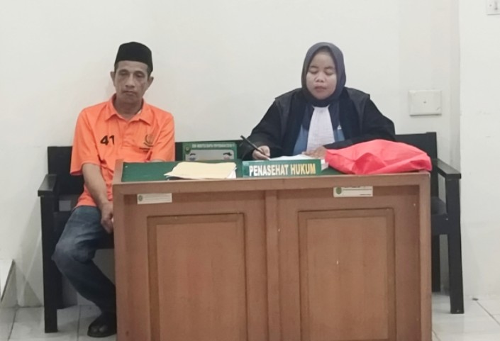 Pria Paruh Baya Embat Laptop Milik Anak Teman Sendiri, Aksinya Terbongkar Saat Korban Lihat CCTV