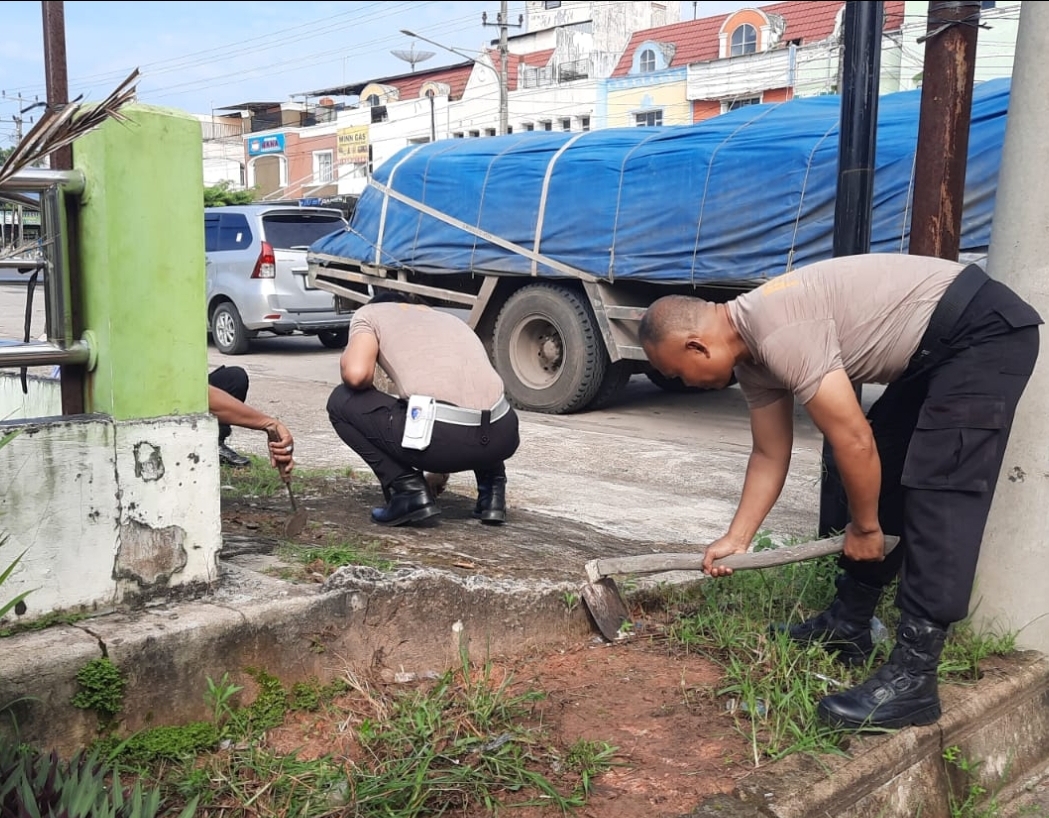 Polda Sumsel Gelar Program Belida di Prabumulih, Wujudkan Lingkungan Ibadah Bersih dan Sehat