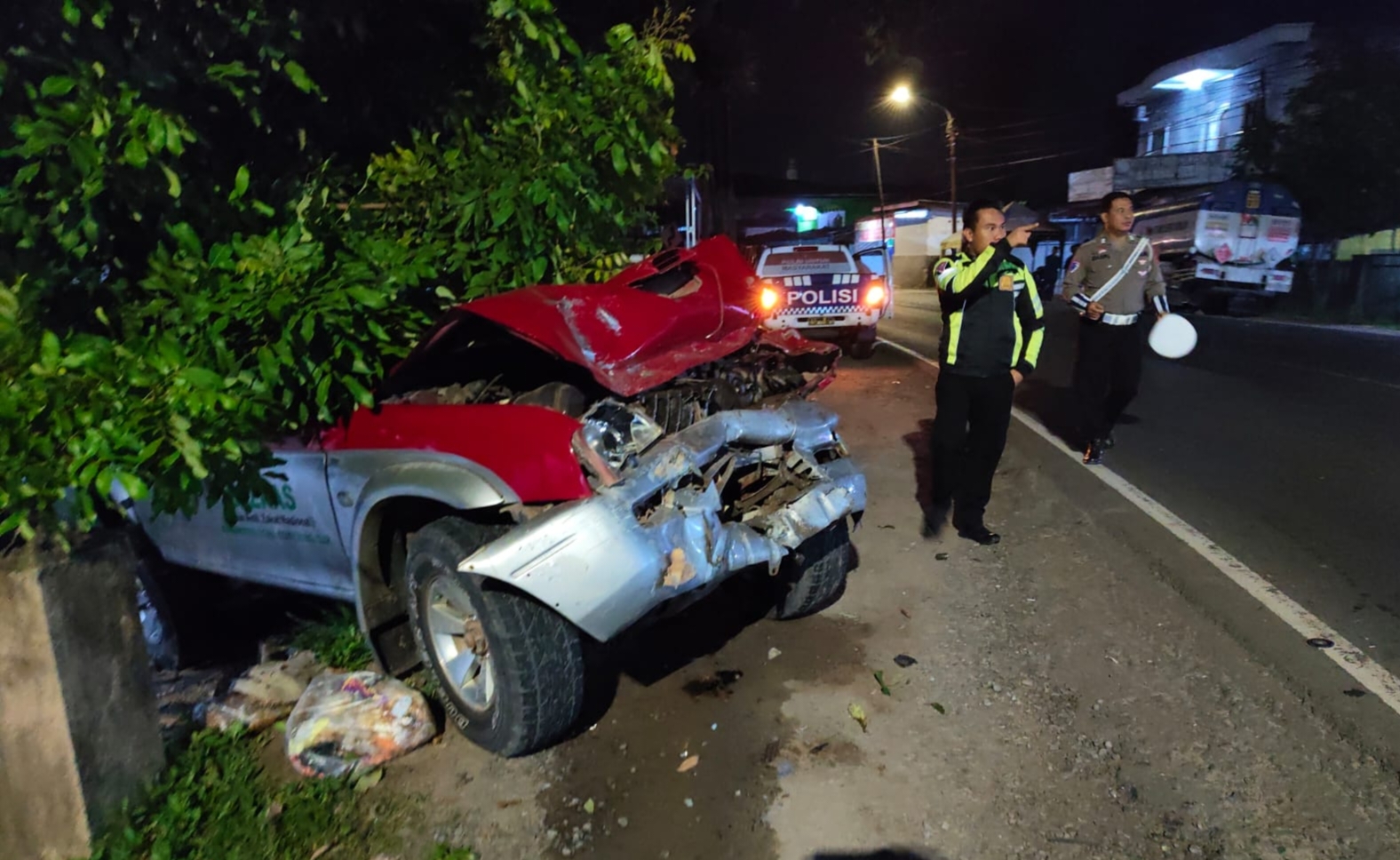 Lakalantas Adu Kambing di Jalintim Indralaya, Kedua Mobil Ringsek Diamankan Sat Lantas Polres Ogan Ilir