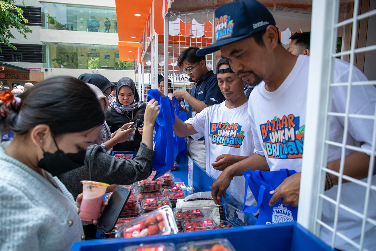 BRI Dorong Pertumbuhan UMKM Melalui Bazaar BRILiaN, Bantu Klaster Stroberi Ciwidey Tembus Pasar Nasional