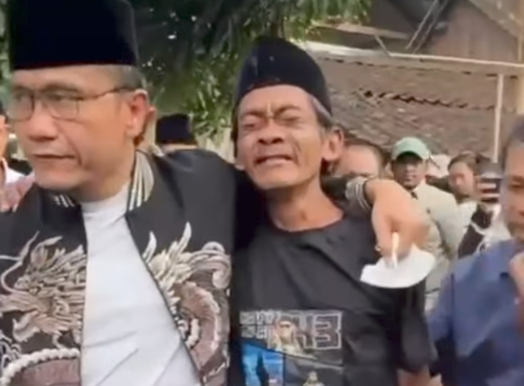 Pak Sun Penjual Es Menangis Dipelukan Gus Miftah Saat Dikunjungi di Rumahnya, Bakal Gelar Pengajian