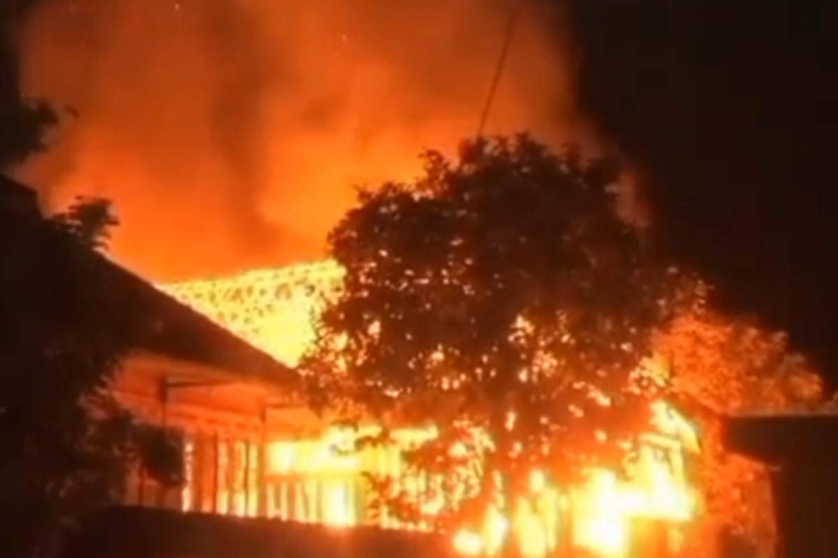 Konsleting Listrik, 1 Unit Rumah Panggung di Muara Enim Ludes Terbakar 