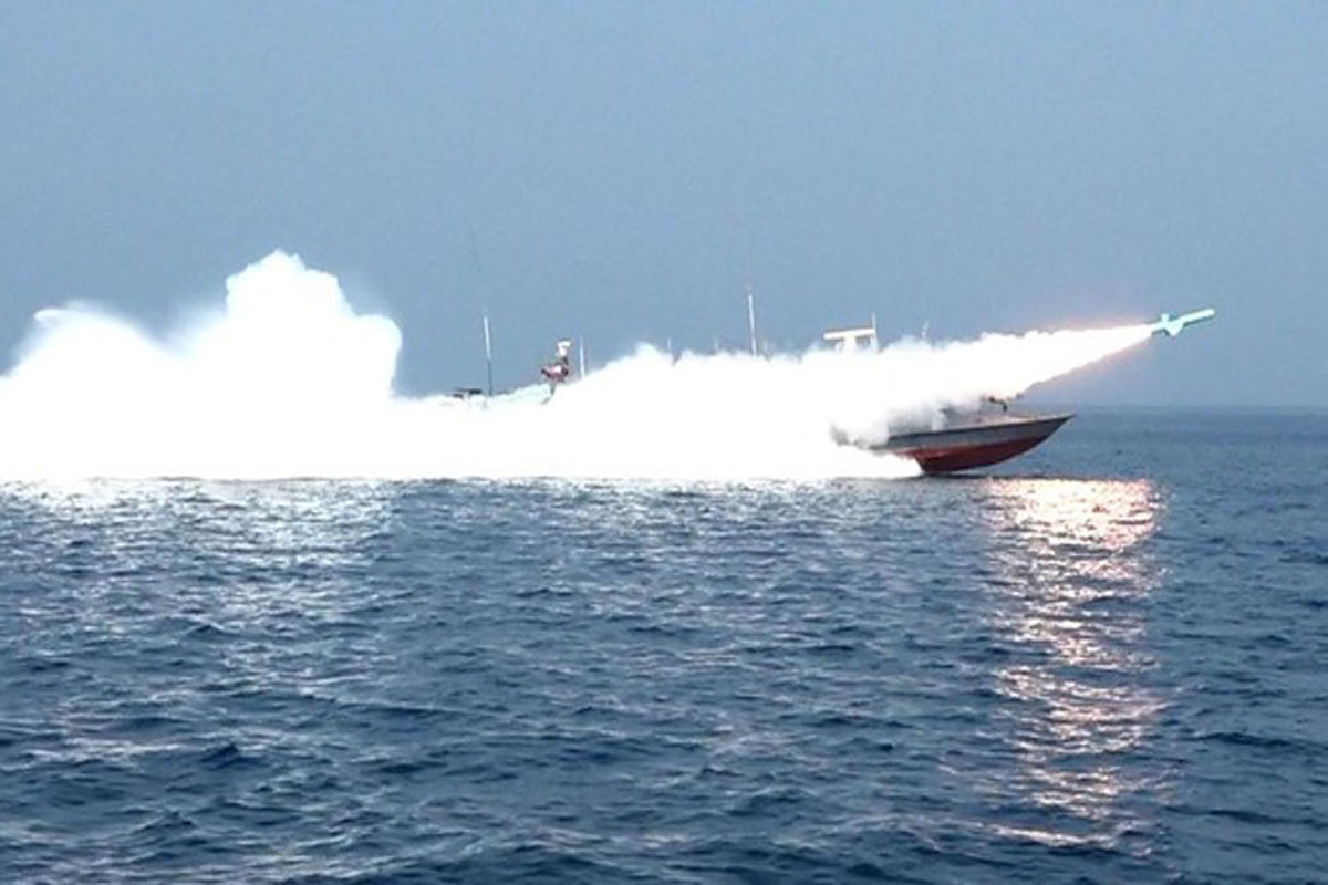 IRGC Kawal 31 Kapal Melintas di Selat Hormuz