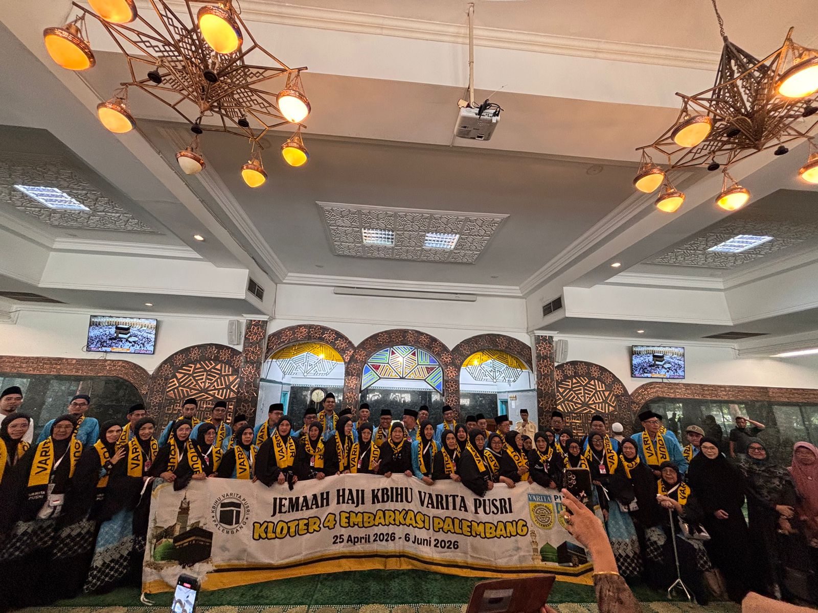 Pusri Berangkatkan 49 Jemaah Haji Melalui KBIH Variya Kloter 4