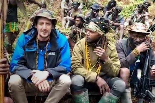 HOT INFO, Pilot Susi Air Belum Bisa Diselamatkan, Tapi TNI-Polri Sita Barang Penting Tercecer Milik KKB Papua