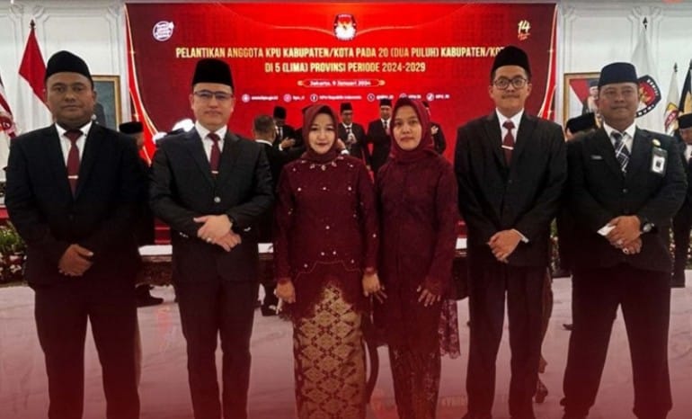 Lima Komisioner KPU Prabumulih Resmi Dilantik, Sutarno: Harus Jalankan Tugas Profesional