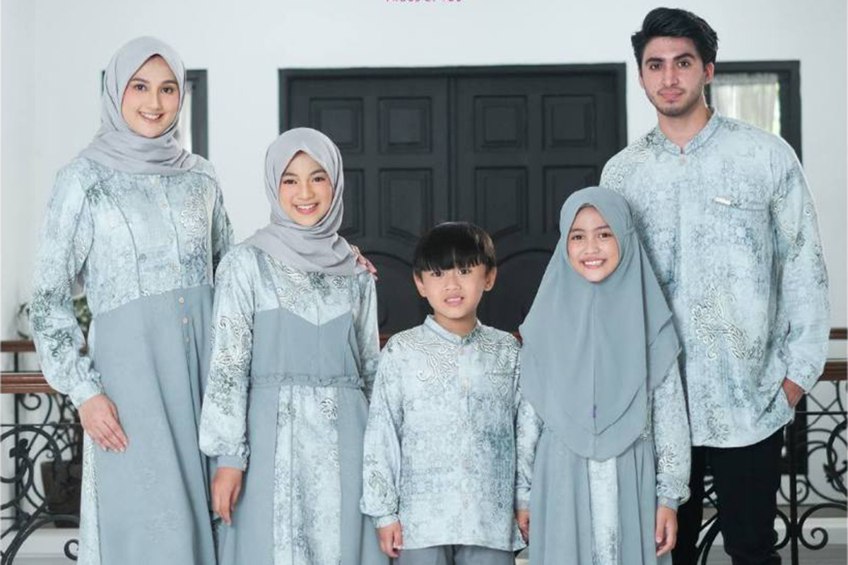7 Inspirasi Baju Seragam Keluarga yang Stylish untuk Lebaran