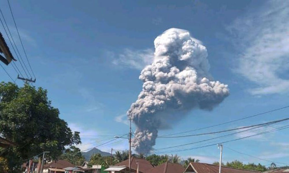 Gunung Dukono Meletus, Ketinggian Kolom Abu Mencapai 10 km