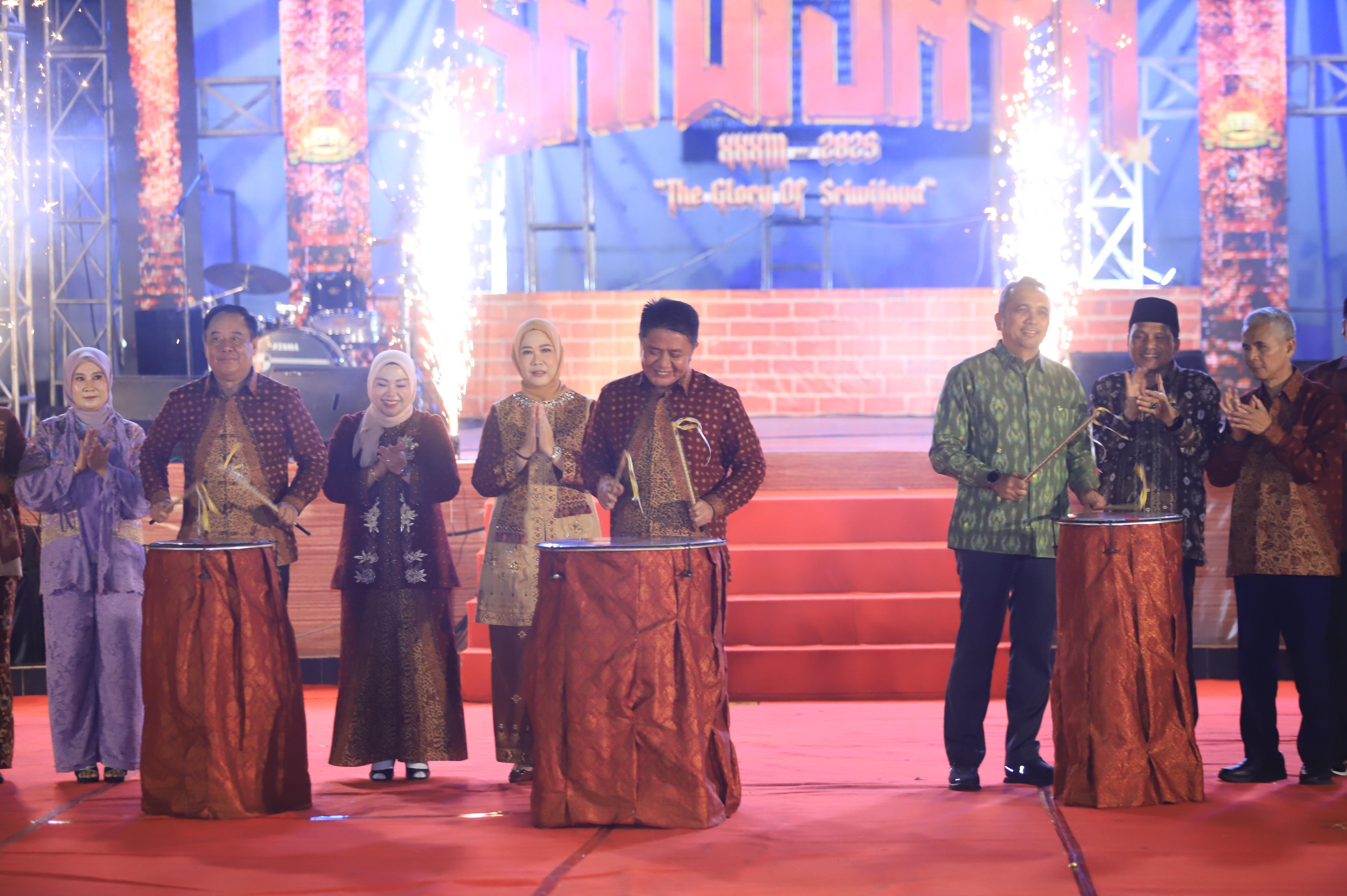 Festival Sriwijaya ke-33 Resmi Dibuka, Gubernur Herman Deru Diganjar Penghargaan KEN 2024
