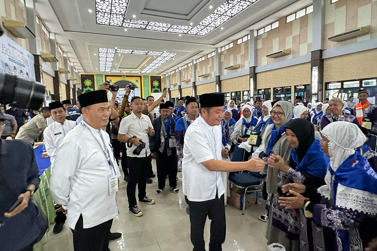 CJH Kloter 1 OKUT, Langsung Dilepas Gubernur HD Terbang Ke Tanah Suci
