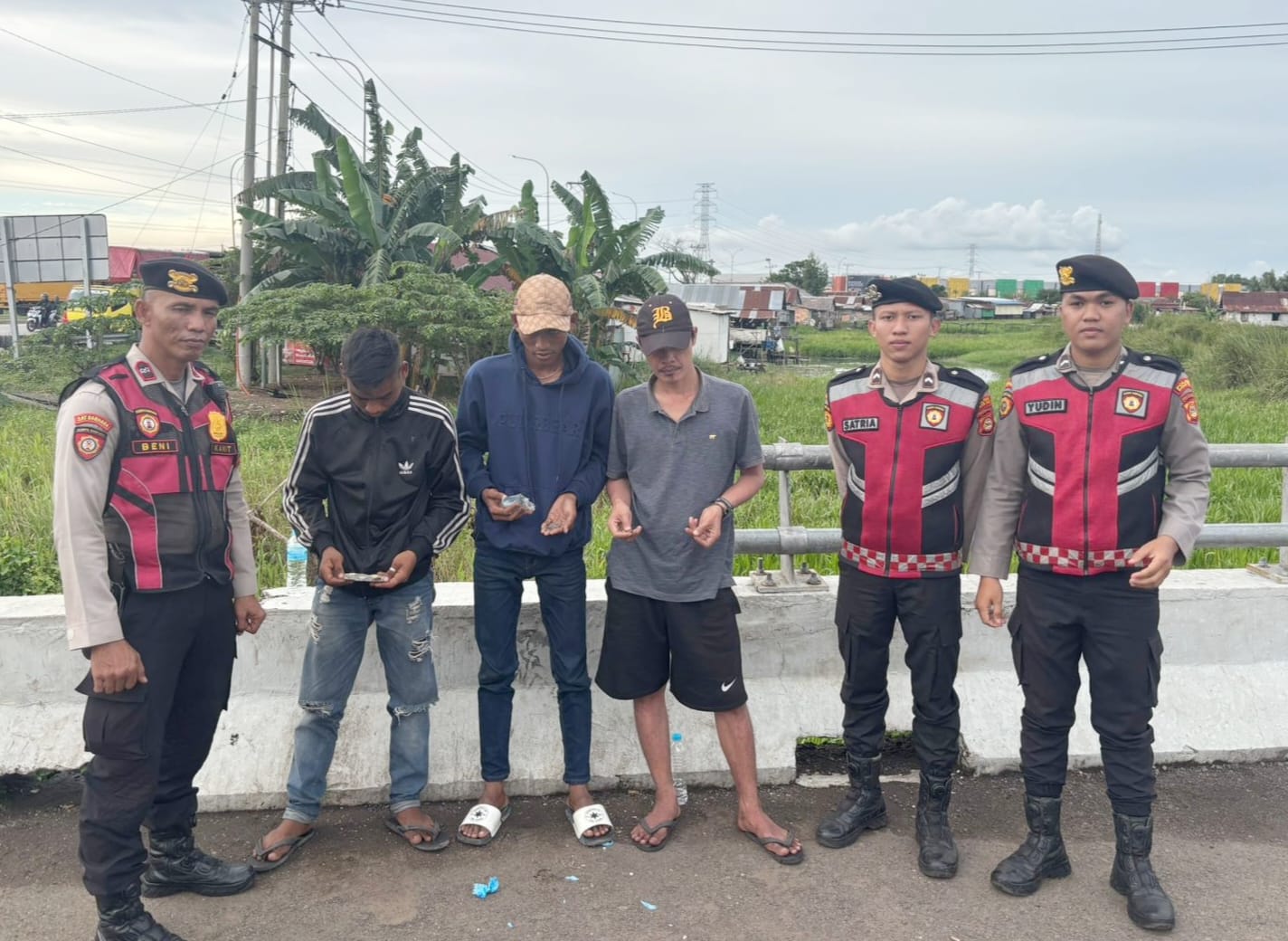 Resahkan Pengendara di Pintu Keluar Tol Kramasan, 3 Orang Pria Diamankan Tim Patroli Polres Ogan Ilir