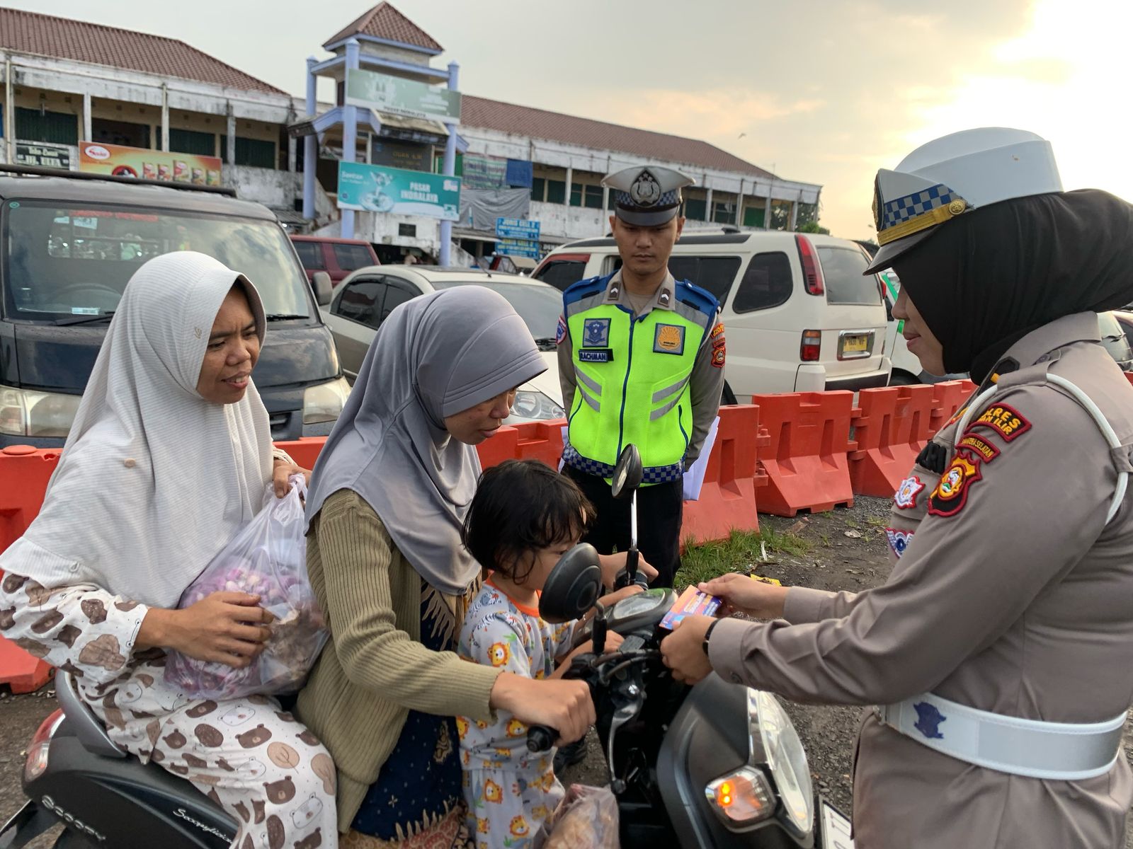 Operasi Keselamatan Musi 2025 Masuk Hari Keempat, Sat Lantas Polres OI Sosialisasikan Keselamatan Berkendara