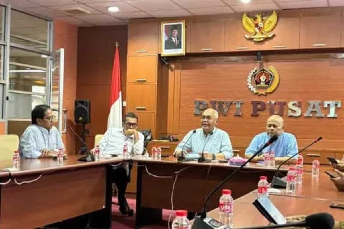 PWI Minta Hotman Paris Minta Maaf