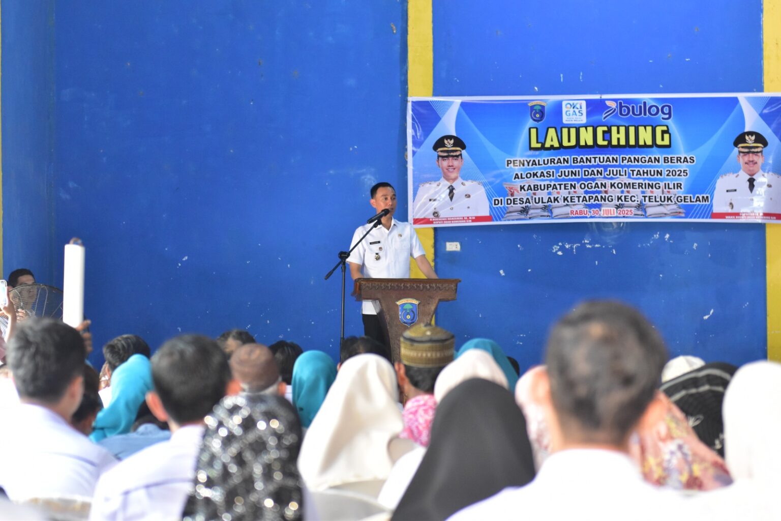 Bupati OKI Salurkan Beras Bantuan Presiden, Ingatkan Warga Jangan Dijual