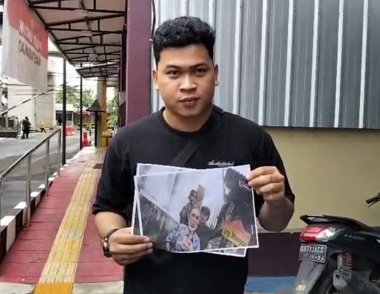 Sempat Berikan Perlawanan, Pengendara Motor di Palembang Tiba-tiba Distop dan Dikeroyok 2 OTK Pakai Sajam 