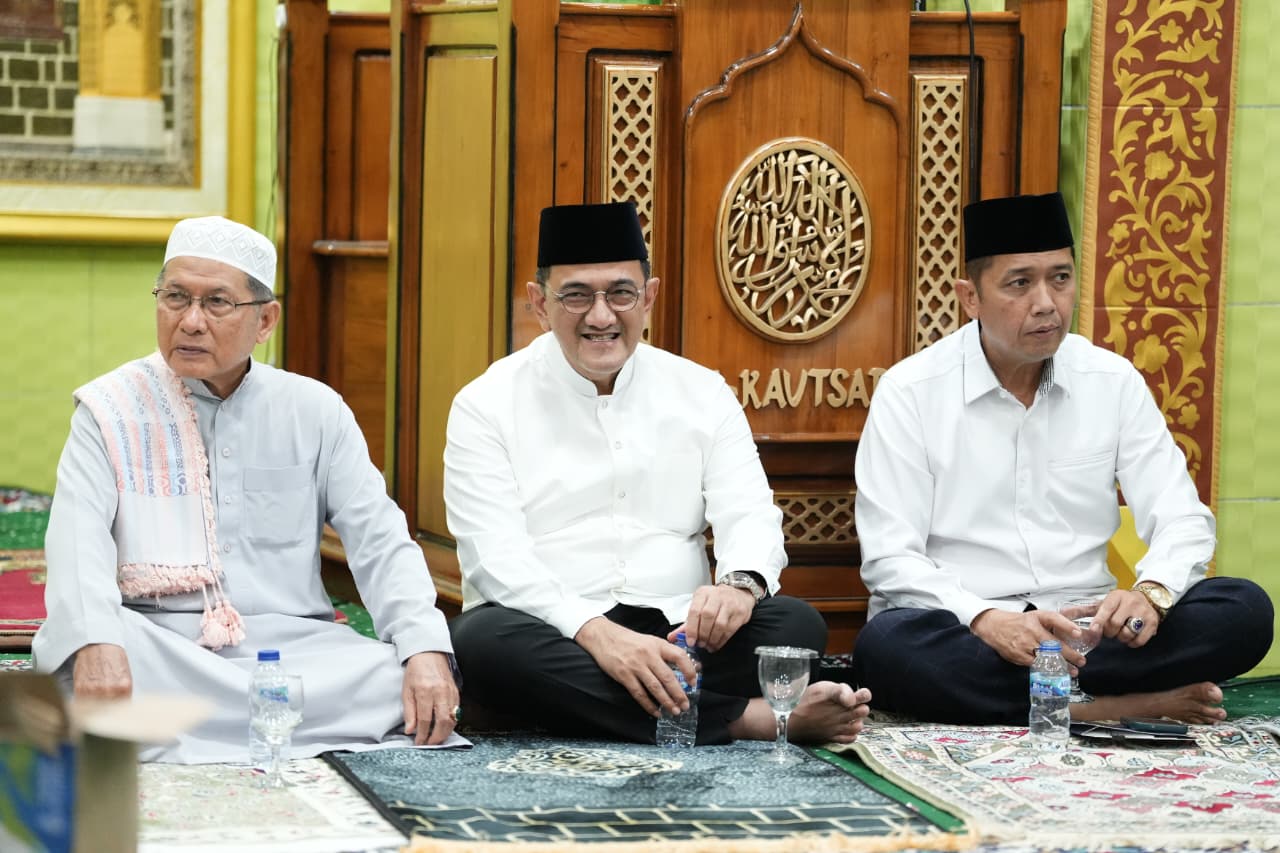 Rangkaian Safari Ramadan 1447H, Sekda Sumsel Edward Candra  Sholat di Masjid Al Kautsar Sako Palembang