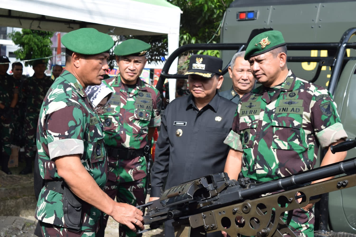 Alutsista TNI AD Meriahkan Upacara HUT Infanteri Ke-74 di Muara Enim