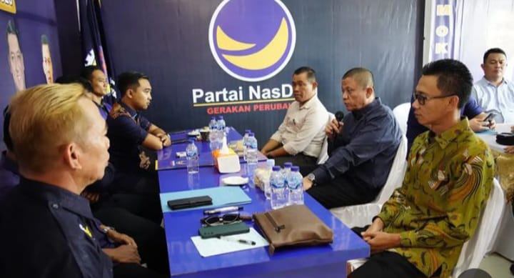 Enos-Yudha Resmi Kembalikan Berkas Pendaftaran Cabup-Cawabup OKU Timur ke Partai Nasdem