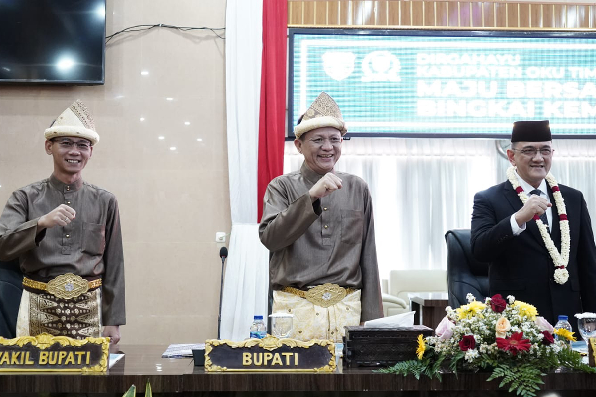 Bupati OKU Timur Paparkan Pencapaian Selama 21 Tahun dalam Sidang Paripurna DPRD