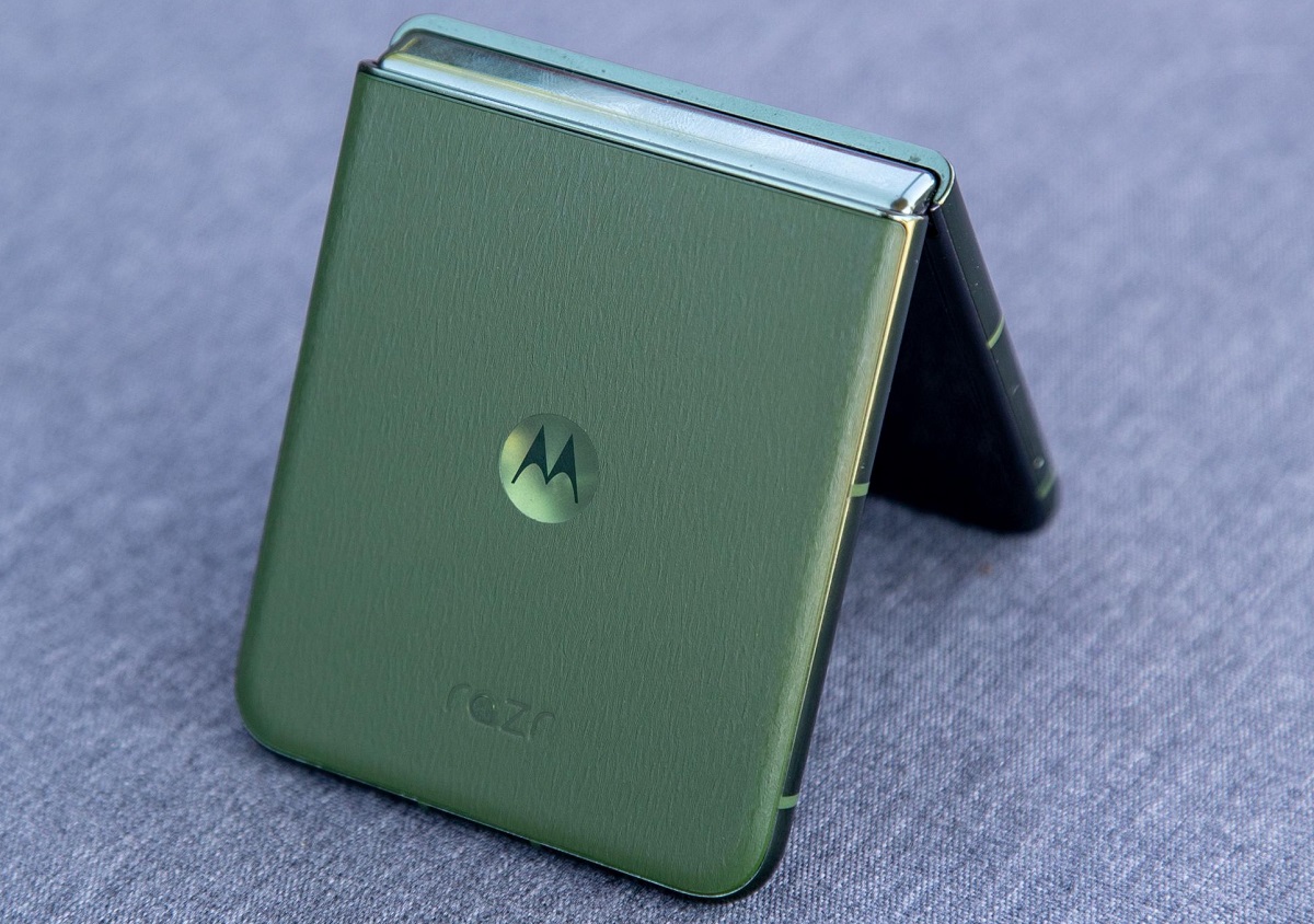 Motorola Razr 60 Bisa Akses Langsung Gemini dan Gemini Live Plus Dibekali Moto AI 