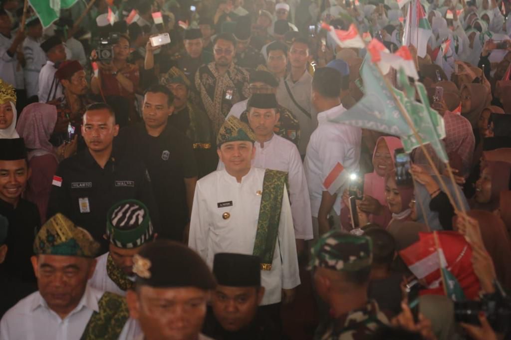 Pj Gubernur Agus Fatoni Bersama Menko PMK RI Hadiri Peringatan Hari Santri Nasional di Sumsel