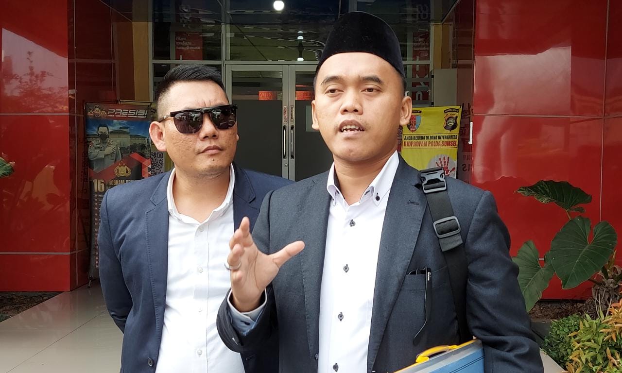 Polda Sumatera Selatan Hadirkan 3 Saksi Ahli, Kasus Lina Mukherjee Makan Kulit Babi Masuk Unsur Pidana