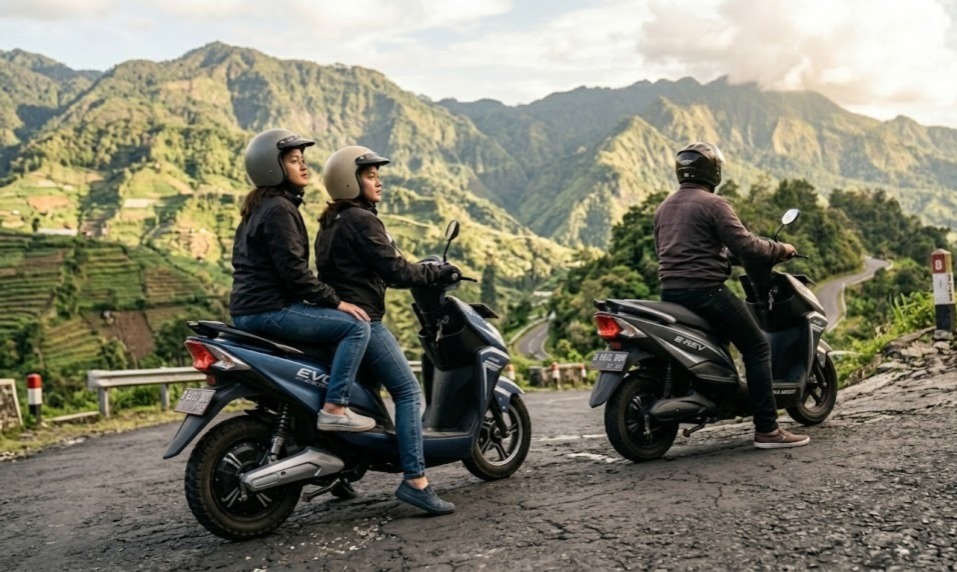 Motor Listrik Saat Boncengan di Tanjakan, Gacoran Mana Mid-Drive Or Hub-Drive?