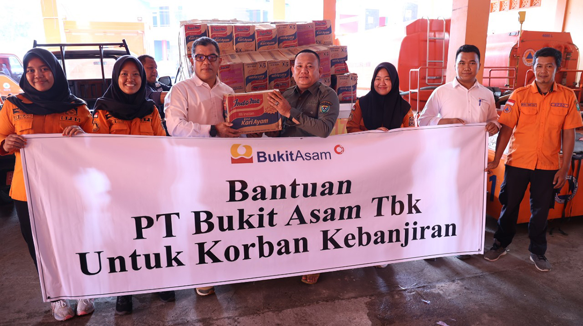 PT Bukit Asam Tbk Salurkan Bantuan untuk Korban Banjir di Kabupaten Muara Enim