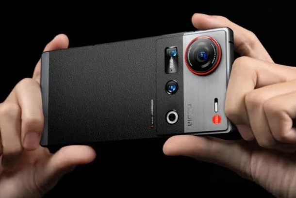 HP Flagship Nubia Z70S Ultra Punya Keunggulan Layar Amoled dengan Spesifikasi Premium