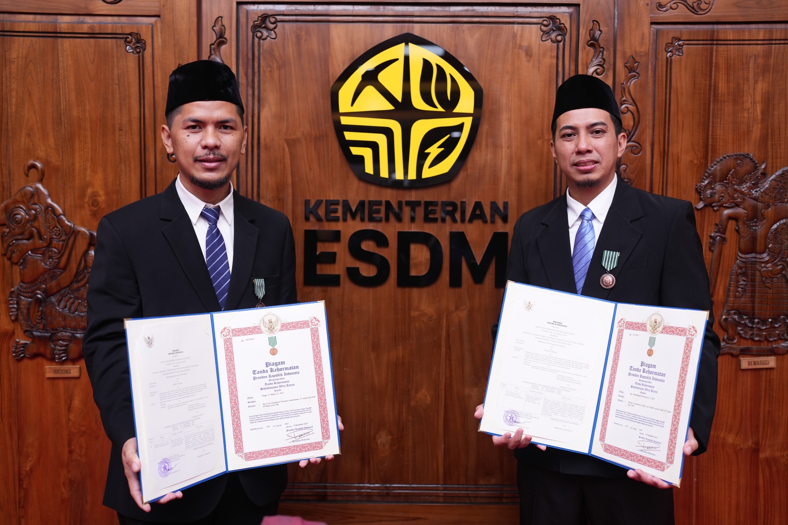 Tiga Insan PTBA Raih Satyalancana Wira Karya