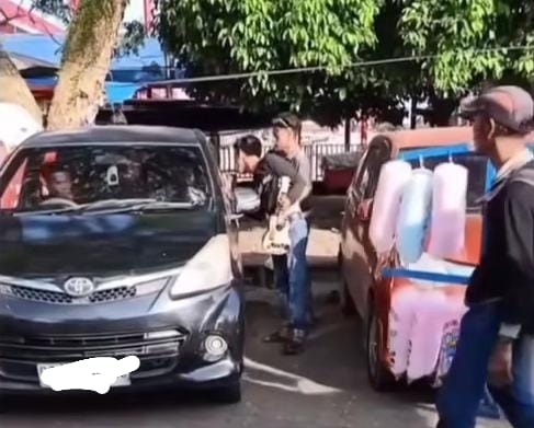 Pengamen di Kawasan BKB Palembang Kembali Resahkan Pelancong, Paksa Minta Rokok Jika Tak Diberi Uang