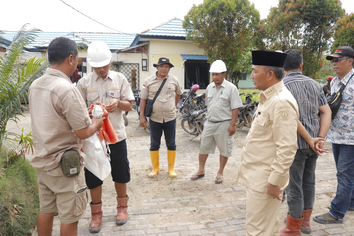 Jangan Nyari Makan Bae, Bupati Semprot Perusahaan Sawit Pasang Bendera Merah Putih Sudah Lusuh